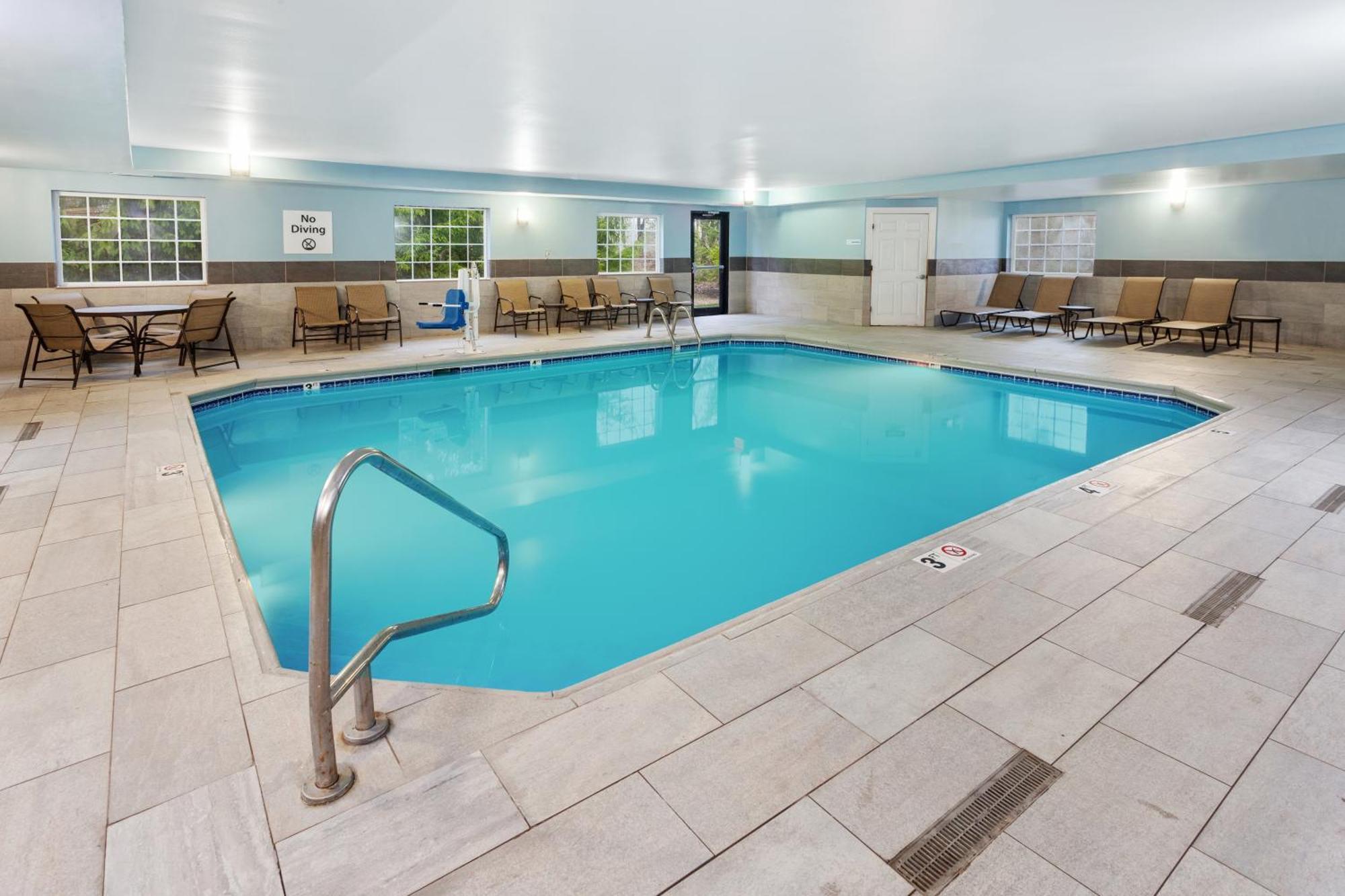Holiday Inn Express & Suites Carmel North - Westfield By Ihg Экстерьер фото