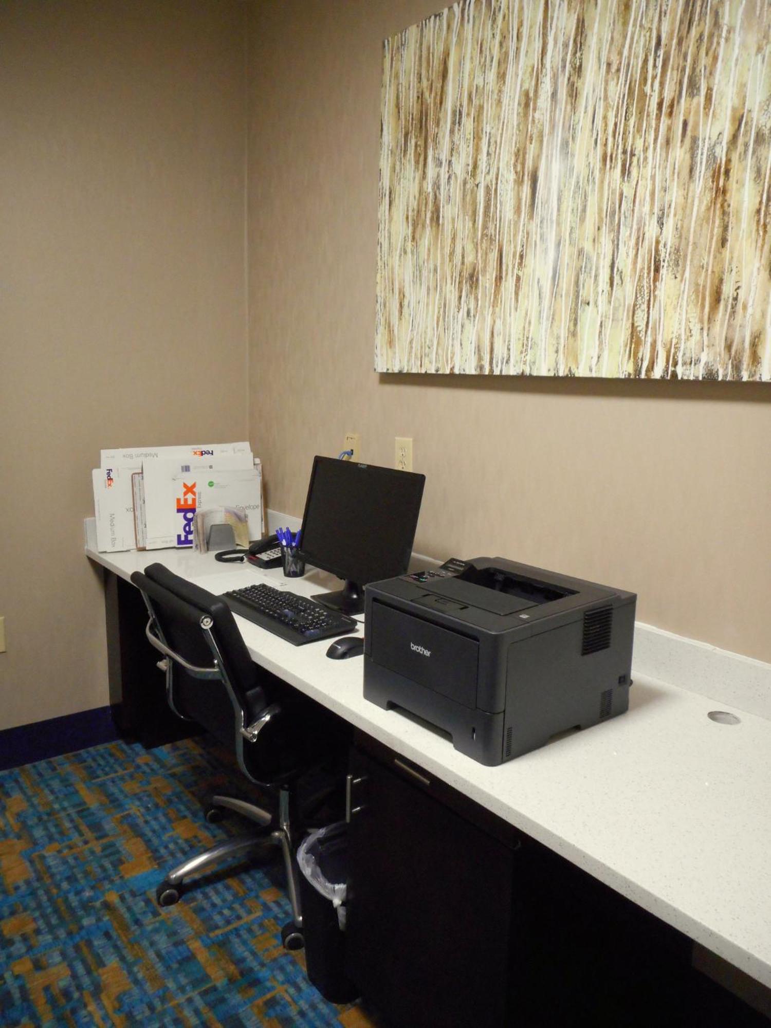 Holiday Inn Express & Suites Carmel North - Westfield By Ihg Экстерьер фото